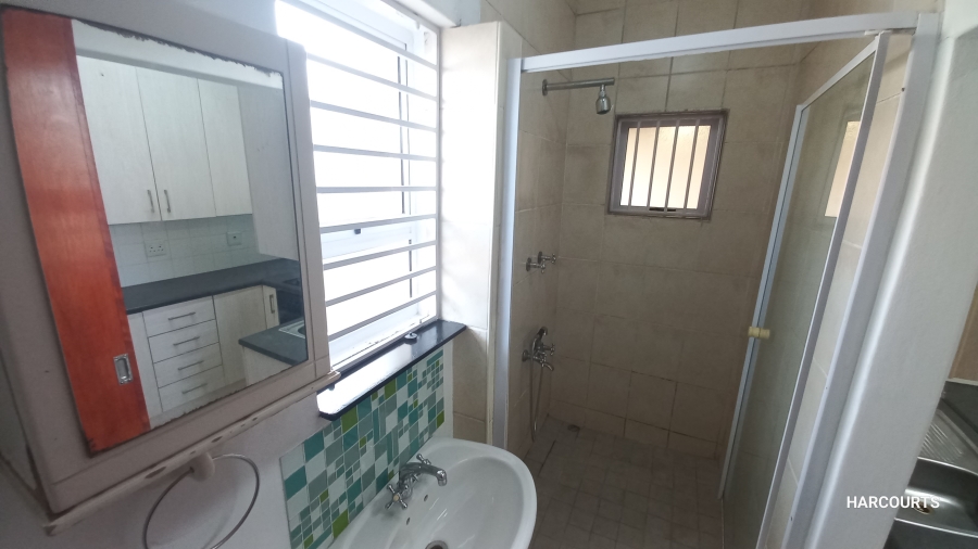 To Let 4 Bedroom Property for Rent in Athlone Western Cape